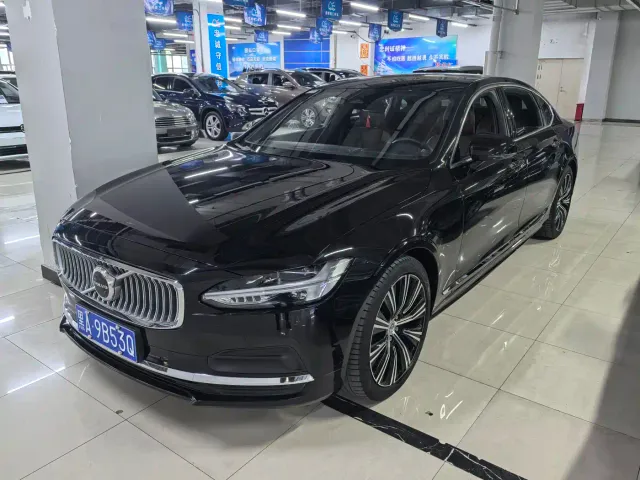 Фотография автомобиля — Volvo S90