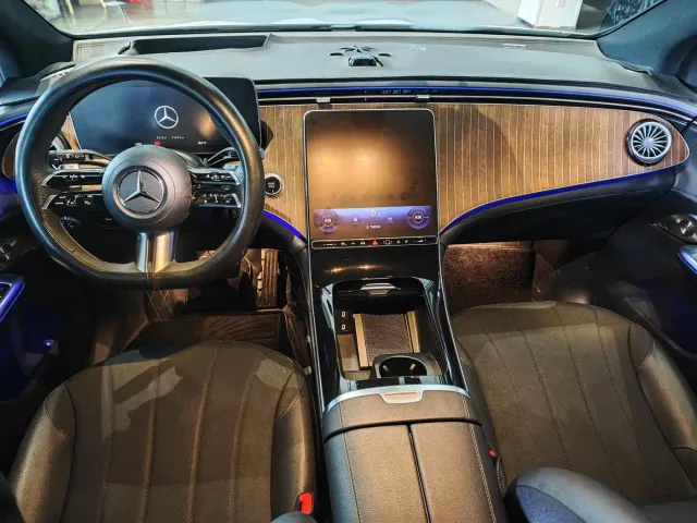 Mercedes-Benz EQE SUV — Фото автомобиля 4
