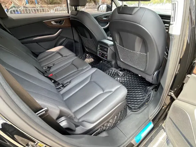 Audi Q7 — Фото автомобиля 12