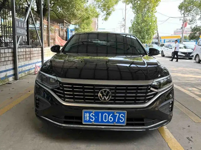 Volkswagen Passat — Фото автомобиля 4