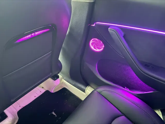 Tesla Model Y — Фото автомобиля 11