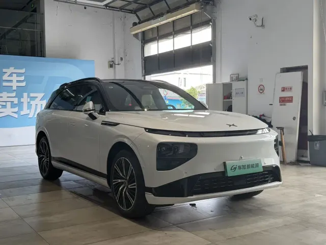 Xpeng G9 — Фото автомобиля 3