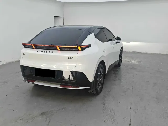 Lynk & Co Z20 — Фото автомобиля 7