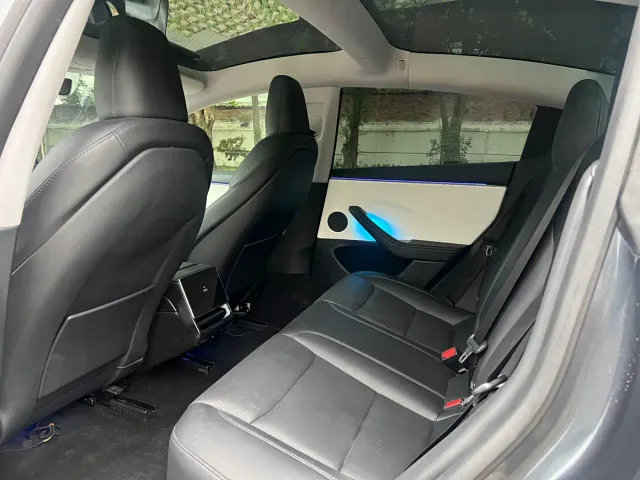 Tesla Model 3 — Фото автомобиля 6
