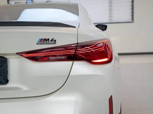 BMW M4 — Фото автомобиля 19