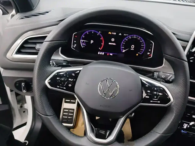 Volkswagen T-Roc — Фото автомобиля 10