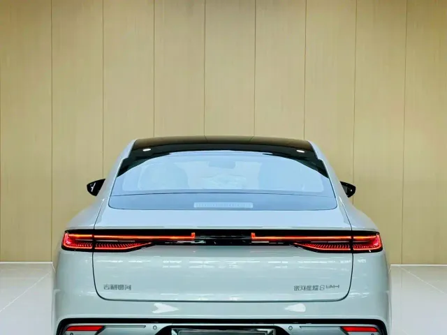Geely Galaxy Xingyao 8 — Фото автомобиля 12