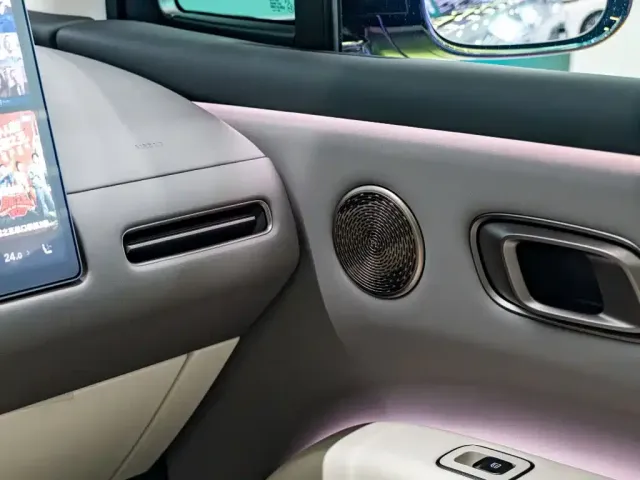 Li Auto Li i8 2025 Standard Edition — Фото автомобиля 13