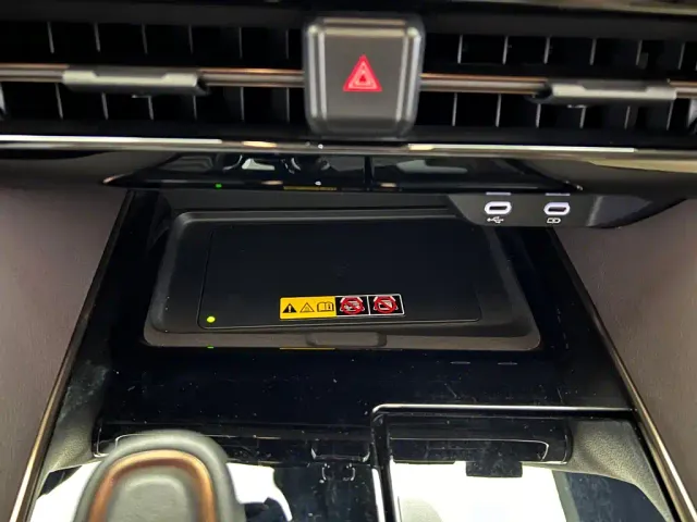 Toyota Alphard — Фото автомобиля 11