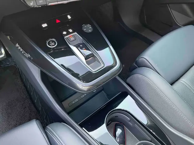 Audi Q4 e-tron — Фото автомобиля 14