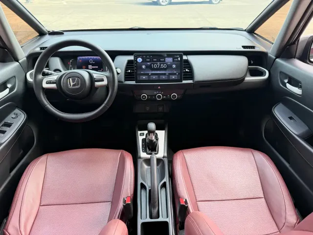 Honda Fit — Фото автомобиля 8