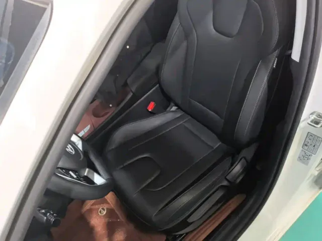 Hyundai Elantra — Фото автомобиля 14