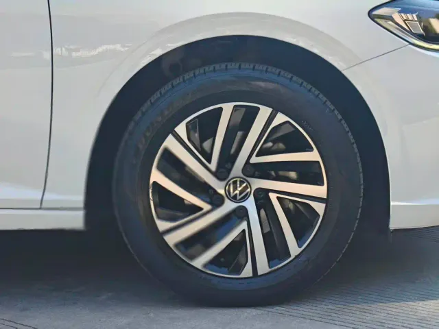 Volkswagen Lavida — Фото автомобиля 6