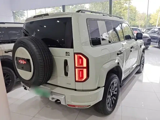 BYD FangChengBao Leopard 5 — Фото автомобиля 6