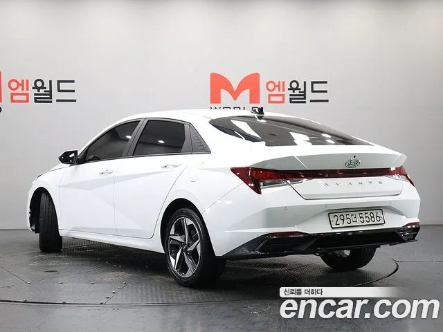Hyundai Avante CN7 — Фото автомобиля 4