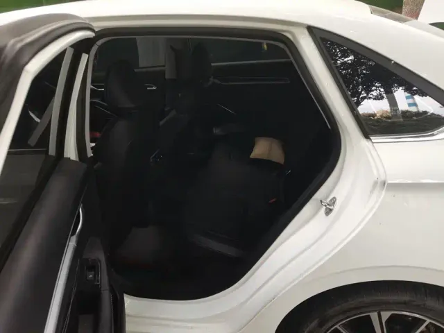 Geely Emgrand — Фото автомобиля 13