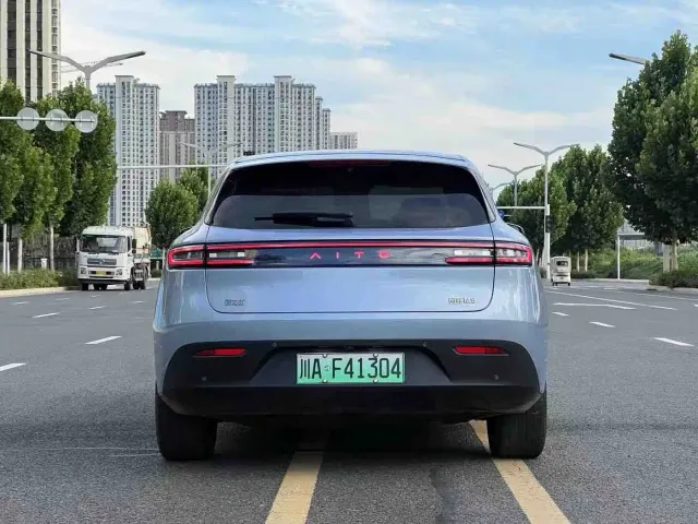 Aito M5 — Фото автомобиля 8