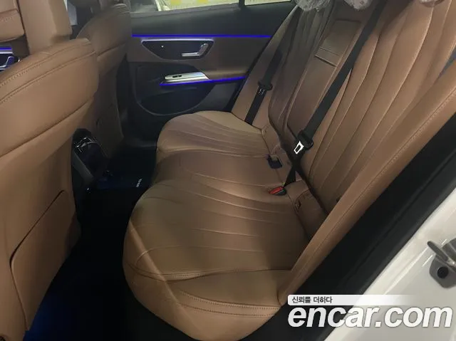 Mercedes-Benz E-Class — Фото автомобиля 15