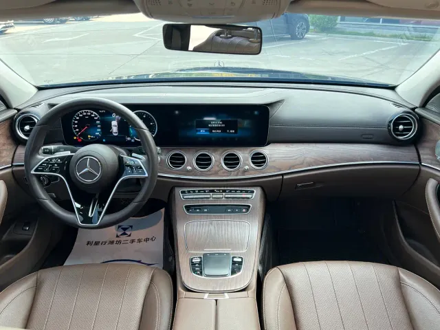 Mercedes-Benz E-Class — Фото автомобиля 11