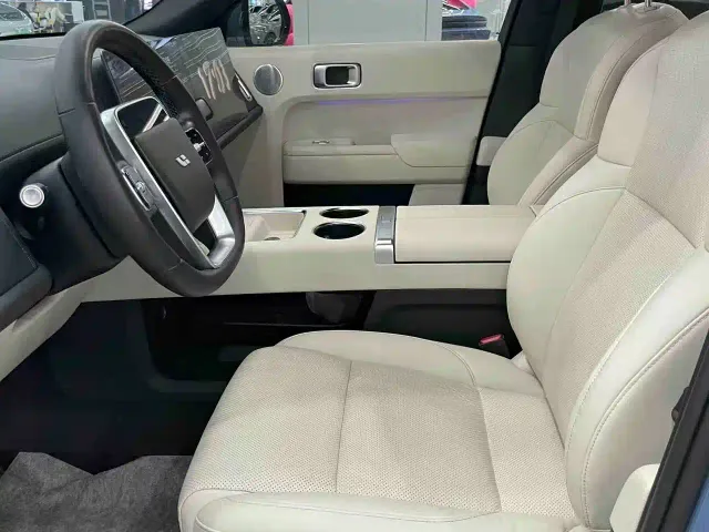 Li Auto Li Xiang L9 2022 Max — Фото автомобиля 7