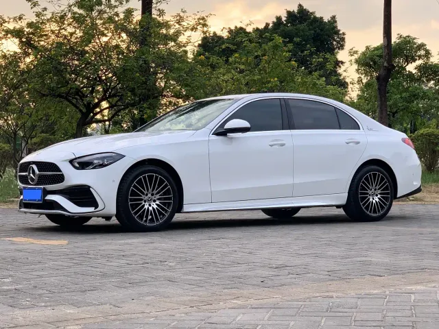 Фотография автомобиля — Mercedes-Benz C-Class