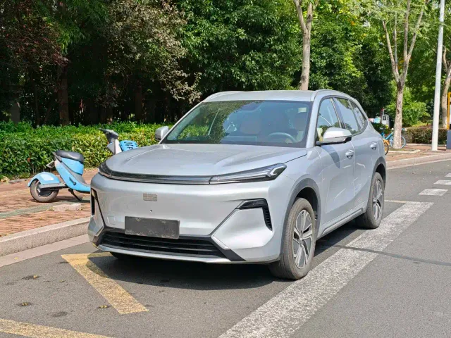 Фотография автомобиля — Geely Galaxy Starship 7 EM-i