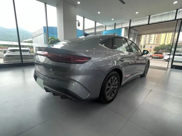 BYD Qin L — Фото автомобиля 15