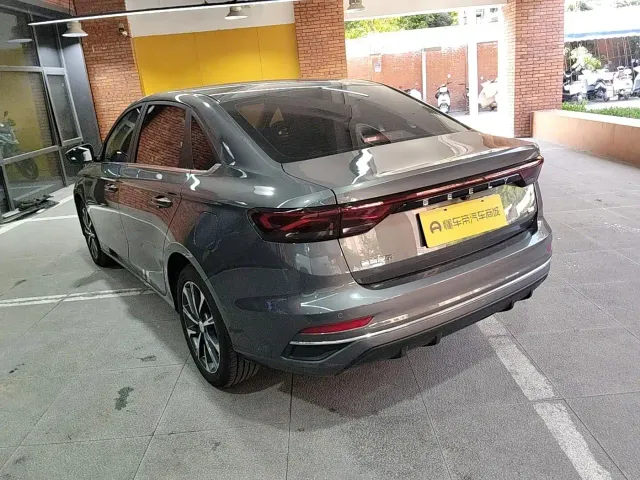 Geely Emgrand — Фото автомобиля 6