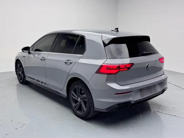 Volkswagen Golf — Фото автомобиля 9