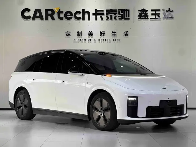 Li Auto i8 — Фото автомобиля 3