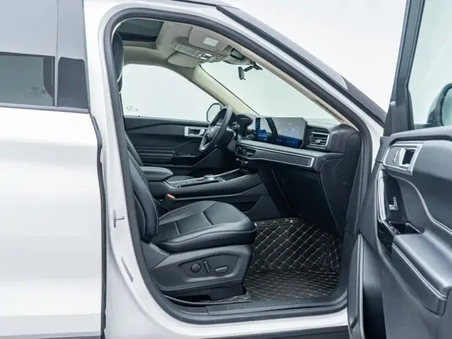 Ford Explorer — Фото автомобиля 18