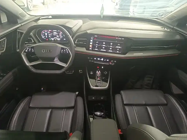 Audi Q4 e-tron — Фото автомобиля 9