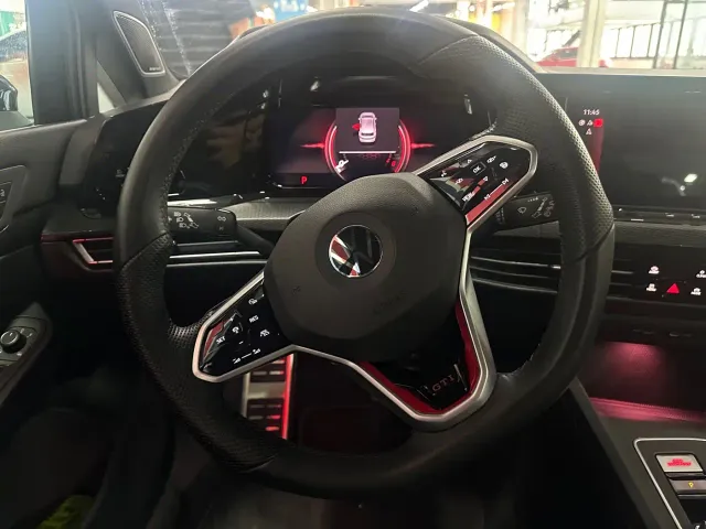 Volkswagen Golf GTI — Фото автомобиля 9