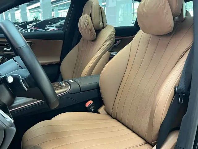 Mercedes-Benz E-Class — Фото автомобиля 9