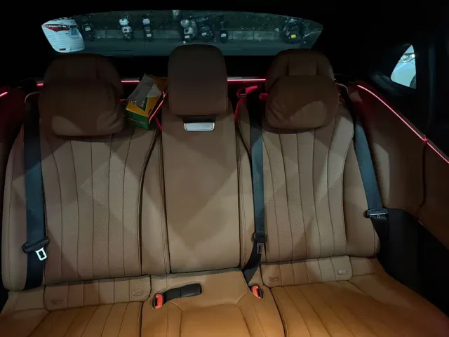 Mercedes-Benz E-Class — Фото автомобиля 14