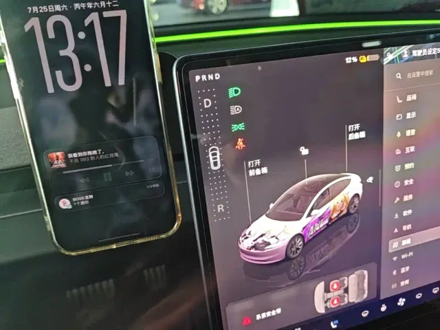 Tesla Model 3 — Фото автомобиля 13