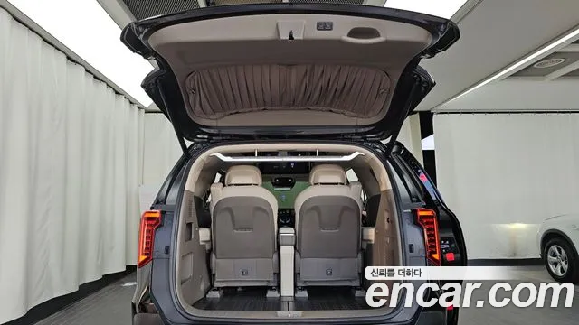Kia Carnival Generation 4 — Фото автомобиля 20