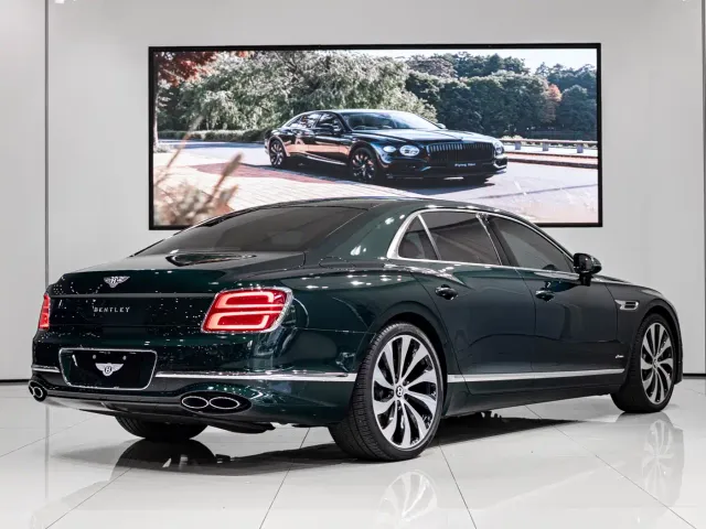 Bentley Flying Spur — Фото автомобиля 5