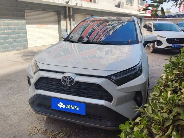 Фотография автомобиля — Toyota RAV4