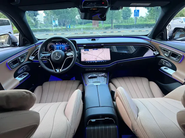 Mercedes-Benz E-Class — Фото автомобиля 6