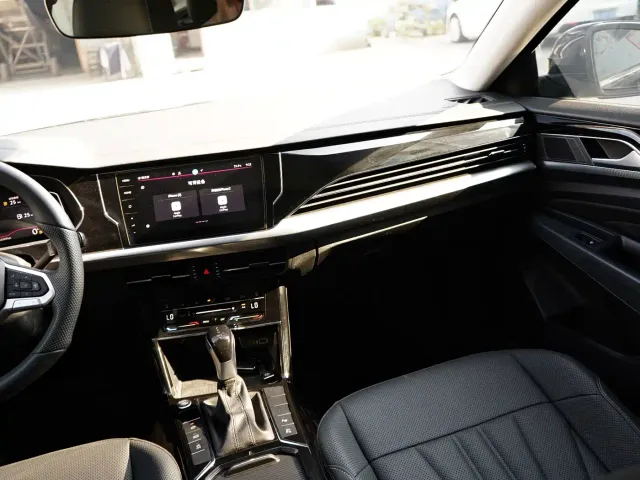 Volkswagen Passat — Фото автомобиля 11