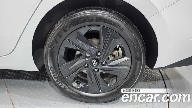 Hyundai Avante CN7 — Фото автомобиля 6