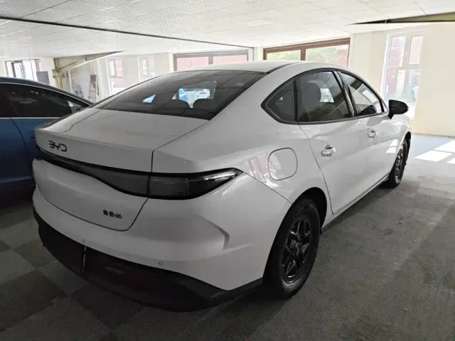 BYD Seal 05 DM-i — Фото автомобиля 6