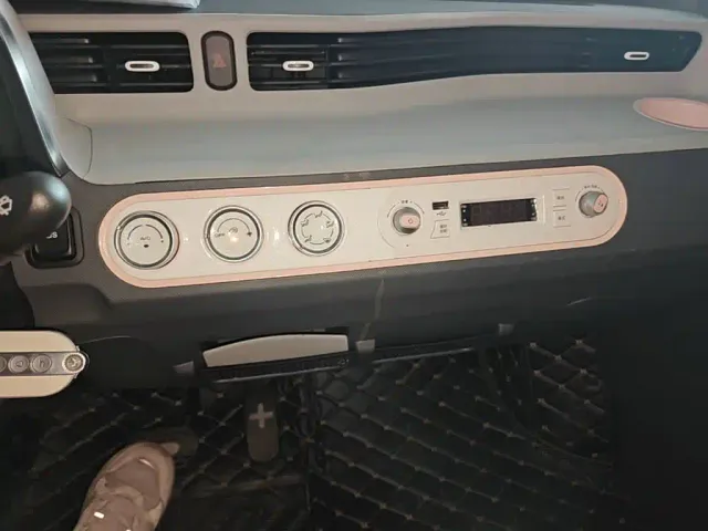 Wuling Hongguang Mini EV — Фото автомобиля 12