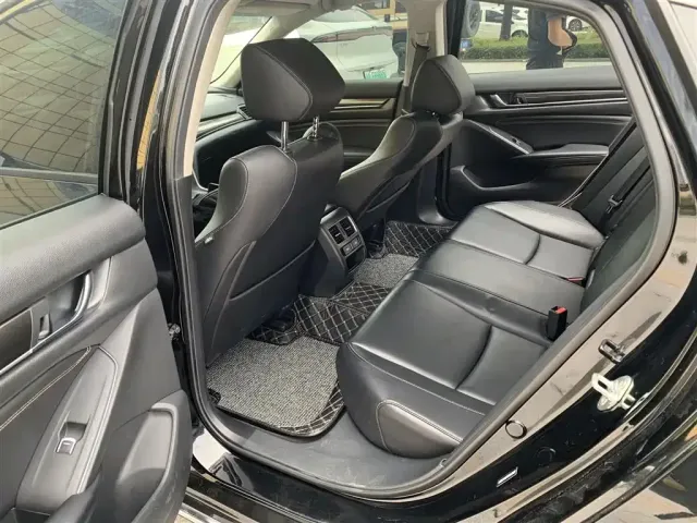 Honda Accord — Фото автомобиля 5