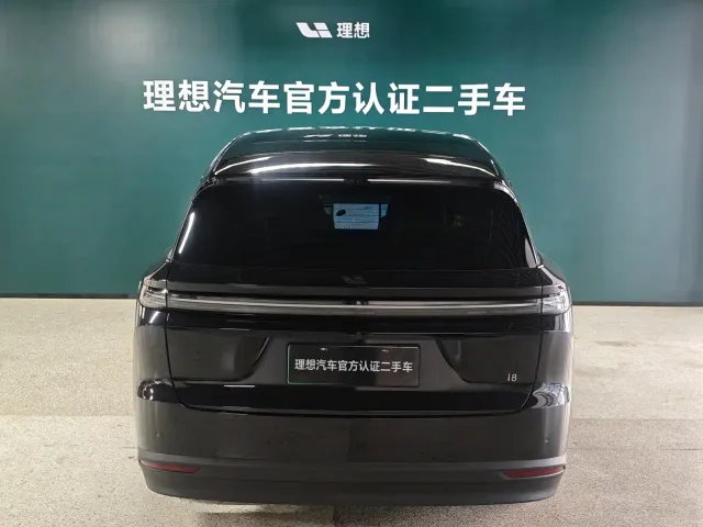 Li Auto i8 — Фото автомобиля 13