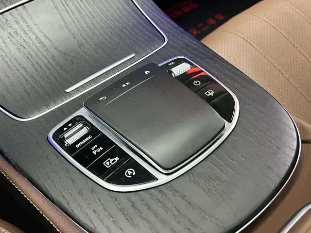 Mercedes-Benz E-Class — Фото автомобиля 15