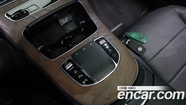 Mercedes-Benz E-Class — Фото автомобиля 13