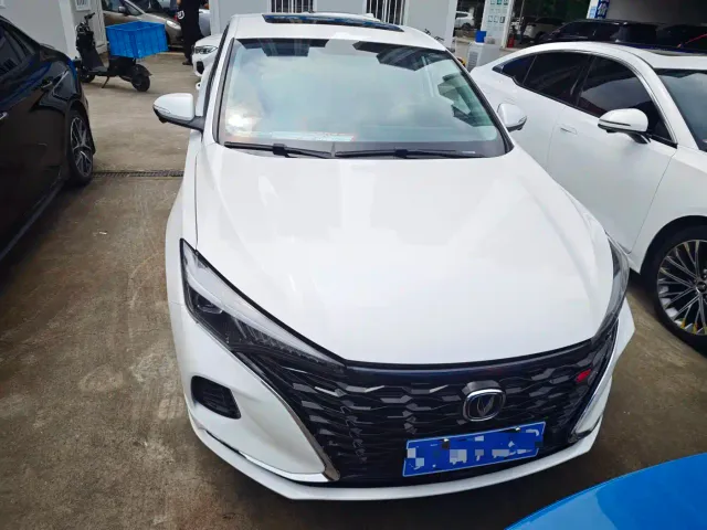 Changan Eado — Фото автомобиля 2