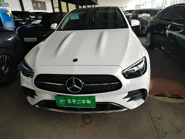 Mercedes-Benz E-Class — Фото автомобиля 2